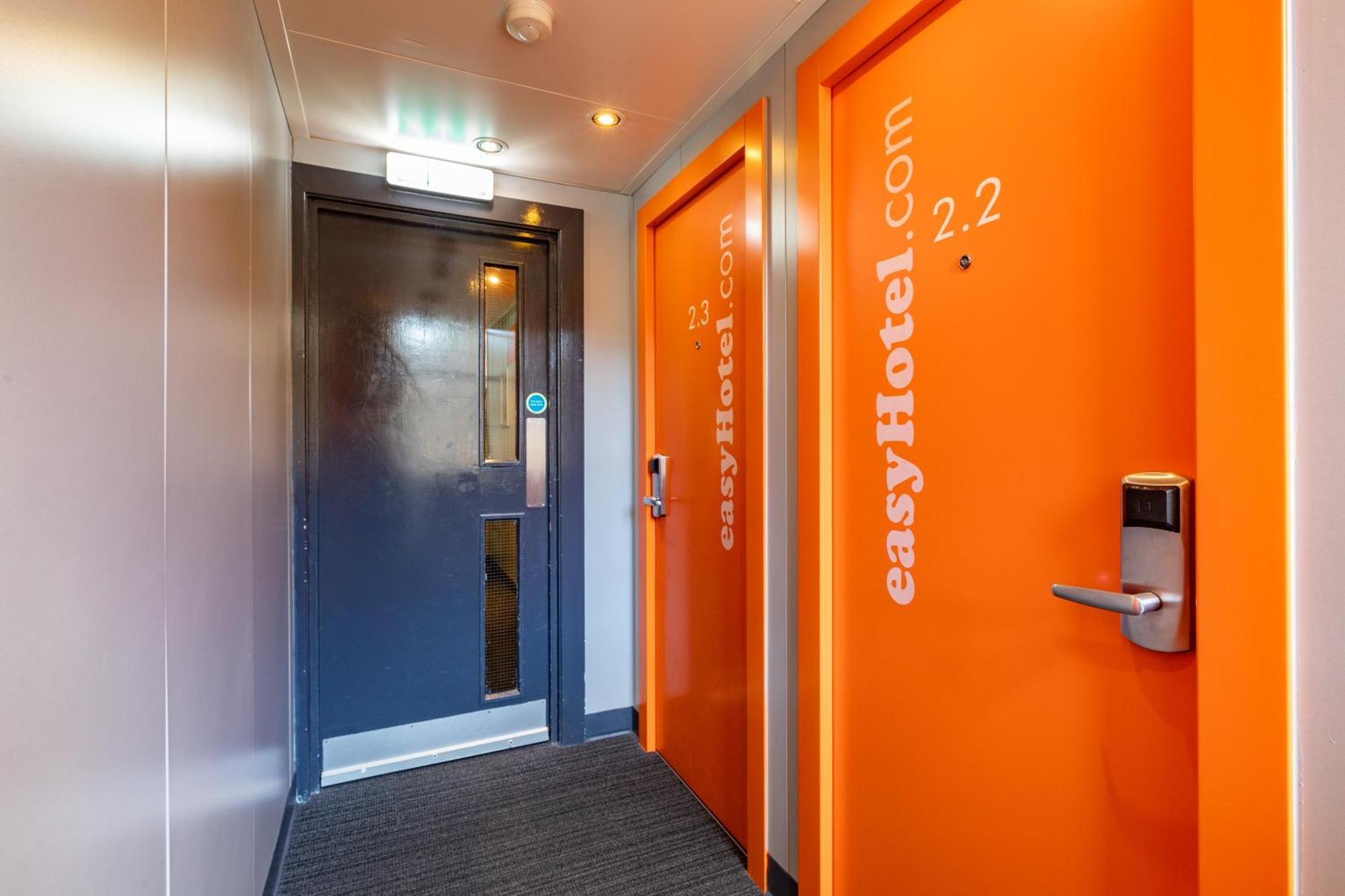 Easyhotel EDI Exterior foto
