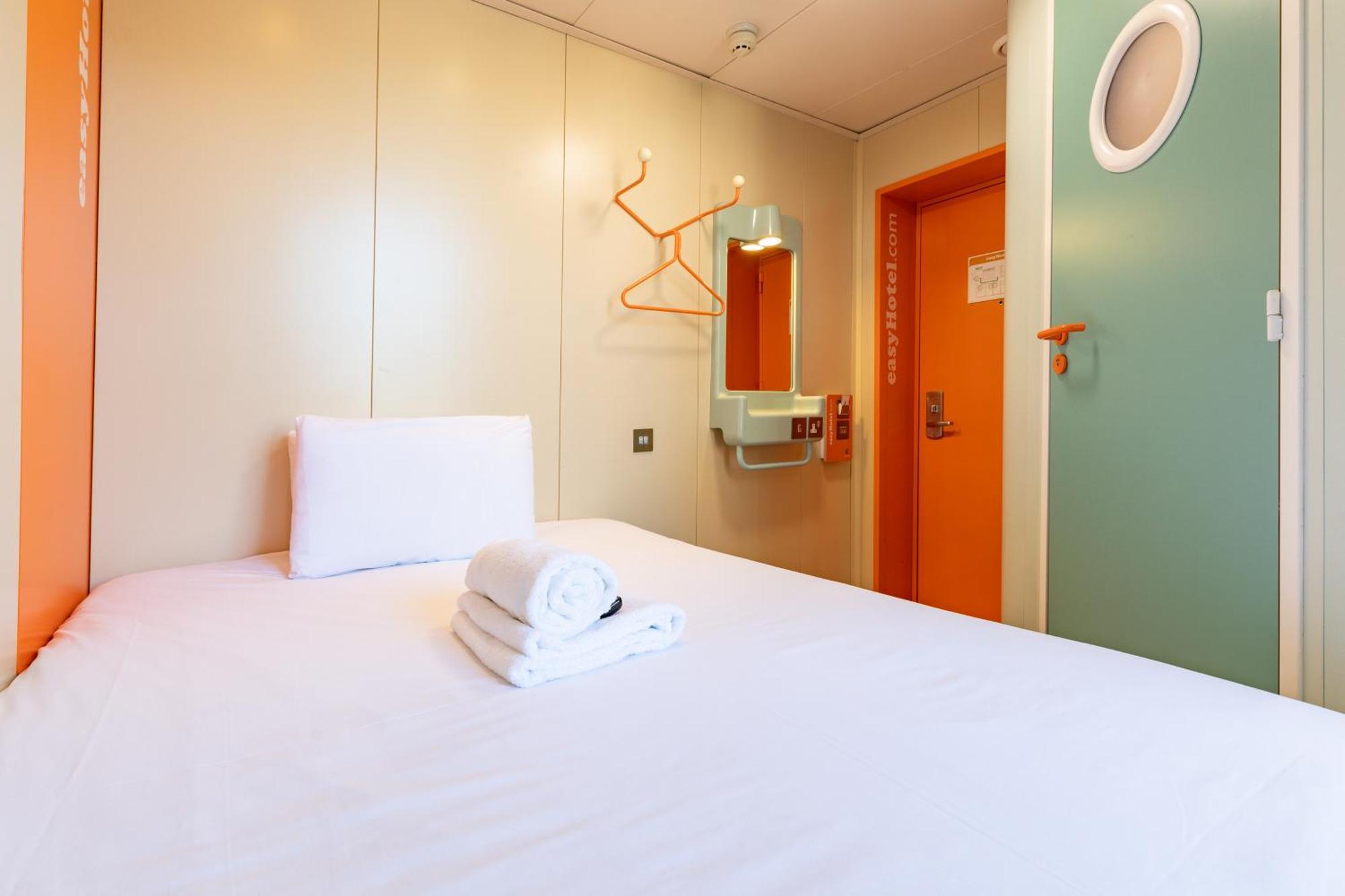 Easyhotel EDI Exterior foto